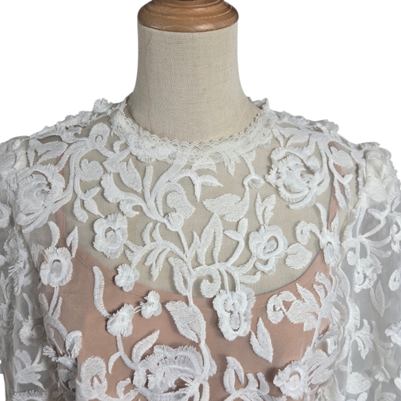 Wayf White Floral Lace Long Sleeve Blouse Top With Cami NWT - Picture 2 of 7